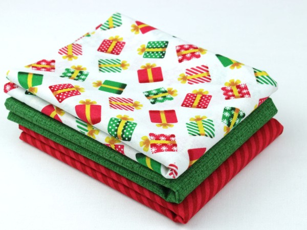 Patchwork Stoffpaket Weihnachten Geschenke Weiß/Rot/Grün